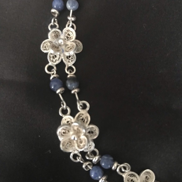 Silver filagree flower choker - Picture 2 of 4